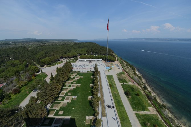 Şehitler Abidesi, Lalelerle "Kırmızı-beyaz"a Bürünüyor