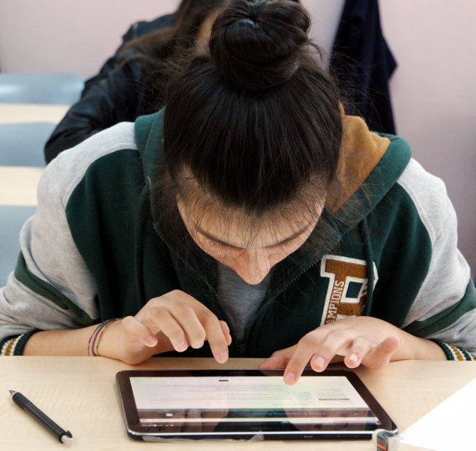 Teog Deneme Sınavına Tablet Bilgisayarla Girdiler