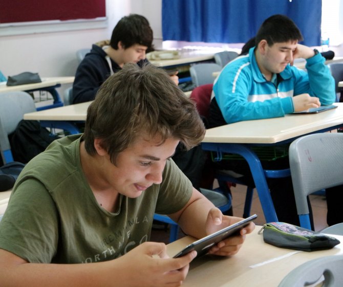 Teog Deneme Sınavına Tablet Bilgisayarla Girdiler