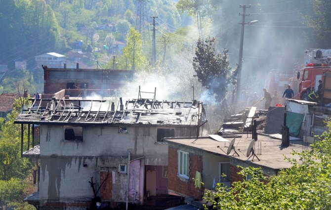 Zonguldak'ta Ev Yangını