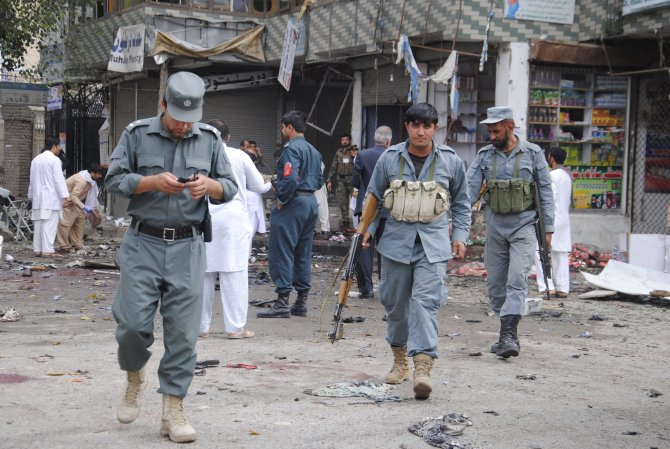 Afganistan'da İntihar Saldırısında 22 Kişi Öldü