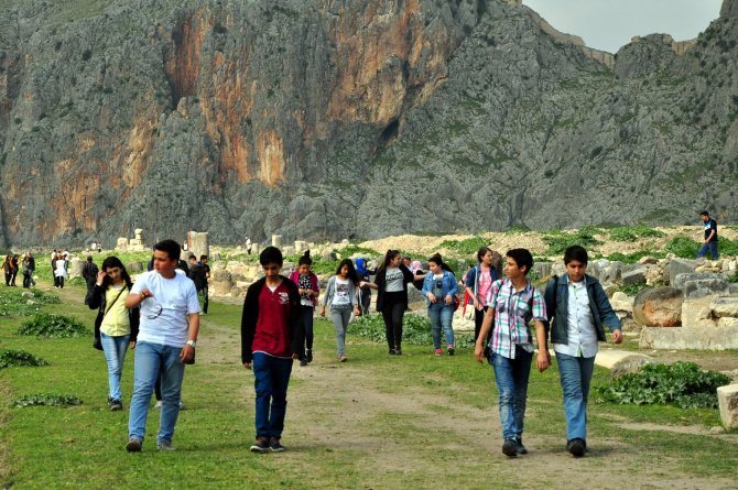 Anavarza Antik Kenti'nde Hedef 1 Milyon Ziyaretçi