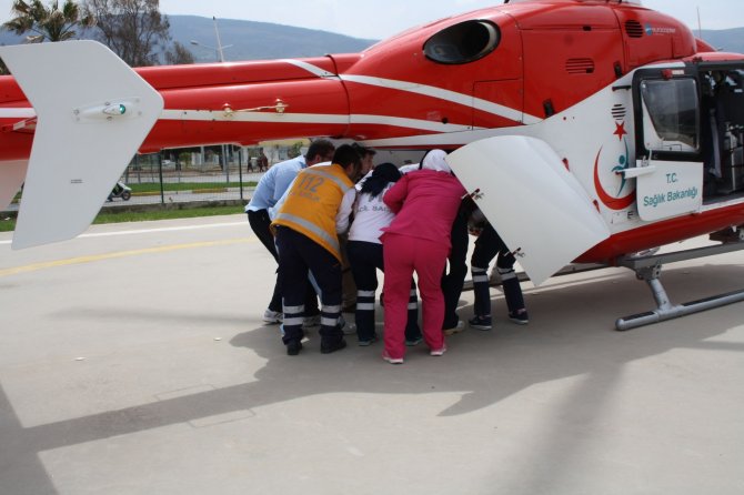 Bacağı Kopan Çiftçi Helikopterle Hastaneye Gönderildi