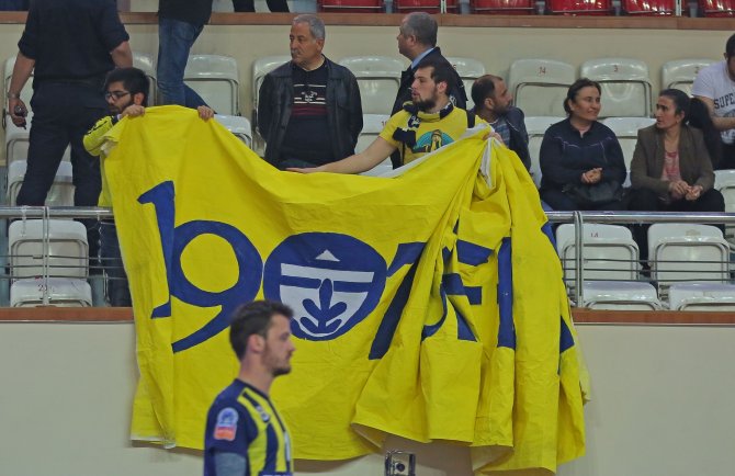 Fenerbahçe İle Beşiktaş Arasındaki Voleybol Maçı
