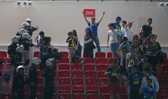 Fenerbahçe İle Beşiktaş Arasındaki Voleybol Maçı