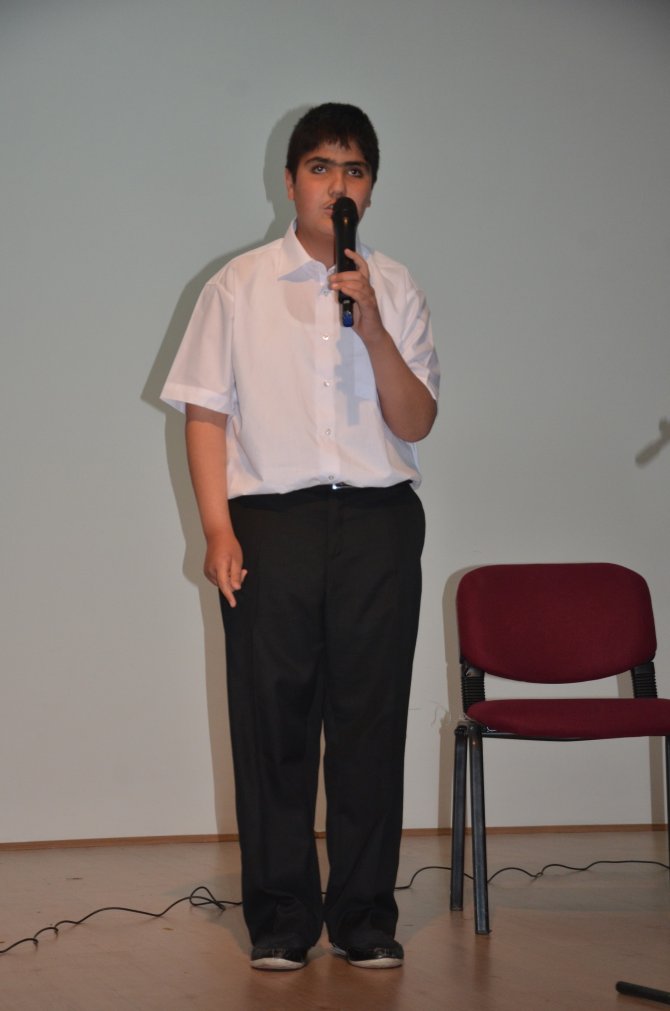 Görme Engelliler, En İyi Şiir Ve İlahiyi Seslendirmek İçin Yarıştı