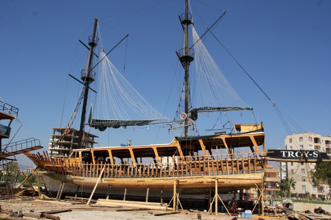 "Mavi Yolculuğa" Çıkacak Tekneler Denize İndirildi