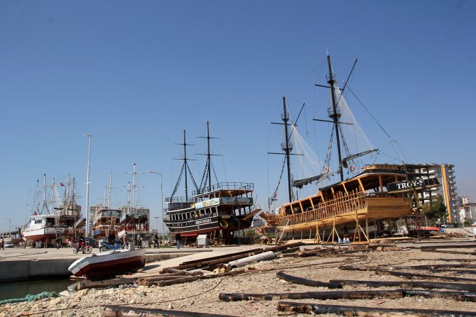 "Mavi Yolculuğa" Çıkacak Tekneler Denize İndirildi