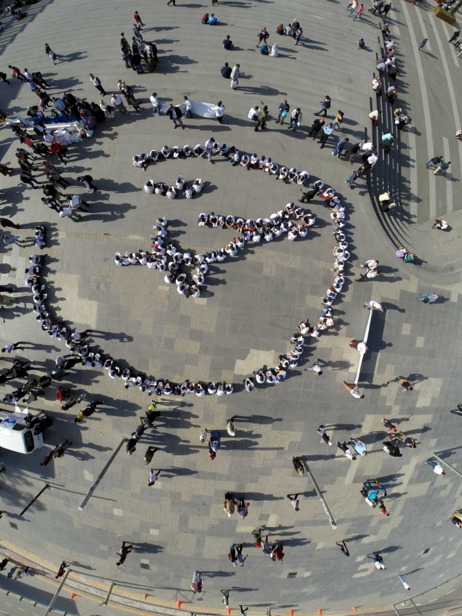 "Muhammed Lafzı" Şeklinde Dizilip Kitap Okudular