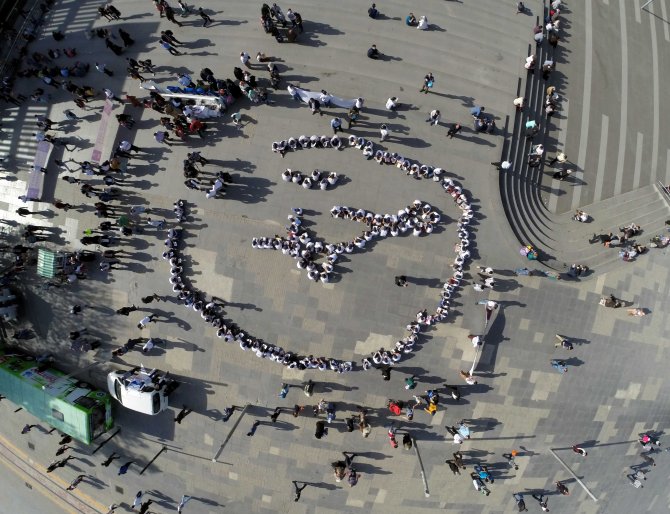 "Muhammed Lafzı" Şeklinde Dizilip Kitap Okudular