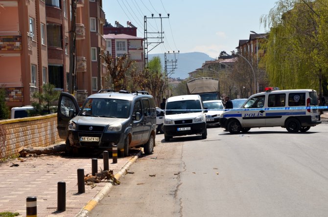 Seyir Halindeki Otomobil Kurşunlandı: 1 Ölü 3 Yaralı