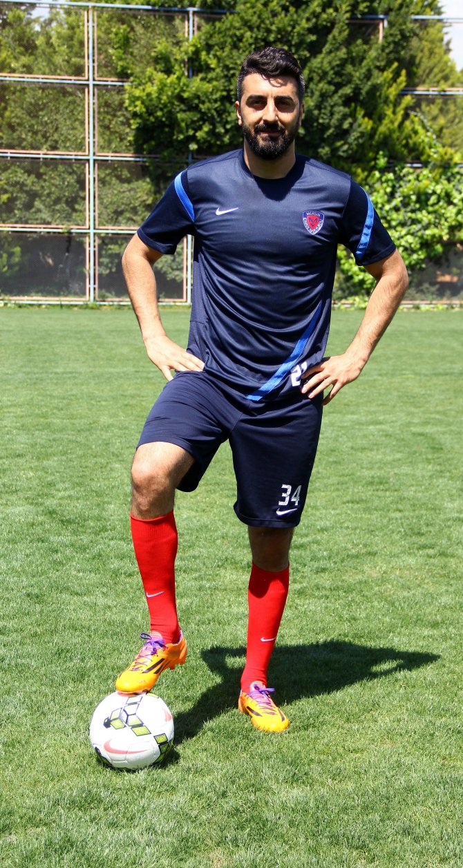 Mersin'in "Nöbetçi Golcüsü"nde Hedef 15 Gol
