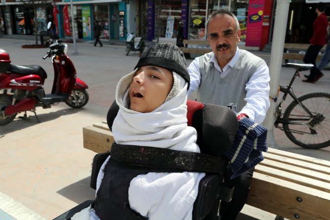 Tek İsteği, Oğlu İçin Güvenli Tekerlekli Sandalye