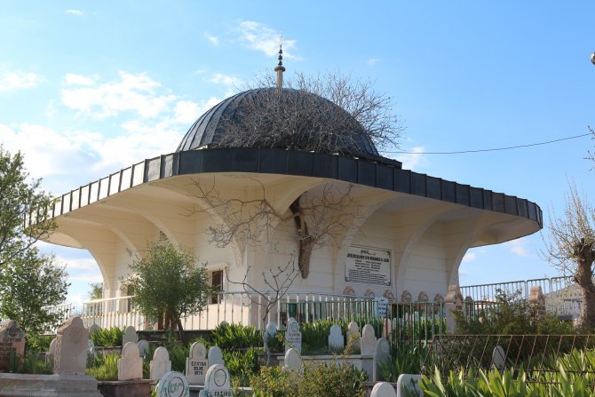 Tillo'da "Ağaçlı Türbe"