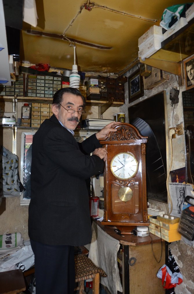 Üç Kuşaktır Saat Tamir Ediyorlar