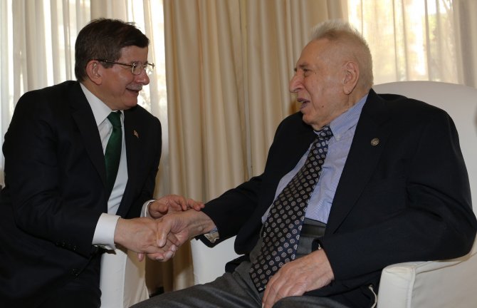 Başbakan Davutoğlu'ndan Şerif Mardin'e Ziyaret