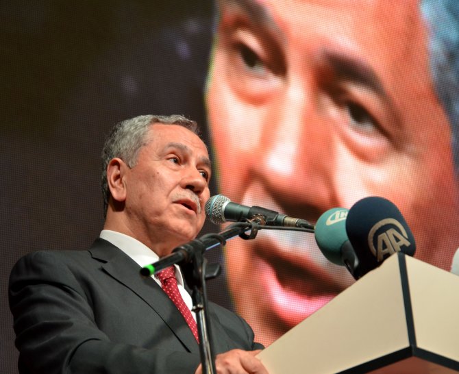 Başbakan Yardımcısı Arınç Manisa'da