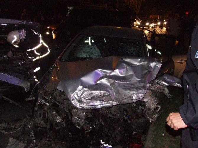 Kocaeli'de Zincirleme Trafik Kazası: 6 Yaralı