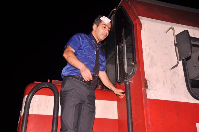 Manisa'da Trene Taşlı Saldırı