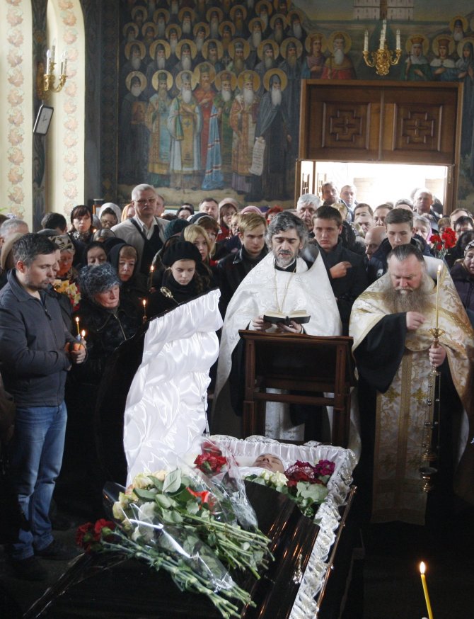 Ukrayna'da Öldürülen Gazeteci Buzina Son Yolculuğuna Uğurlandı