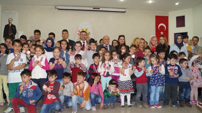 Ulusal Egemenlik Ve Çocuk Bayramı Satranç Turnuvası Sona Erdi