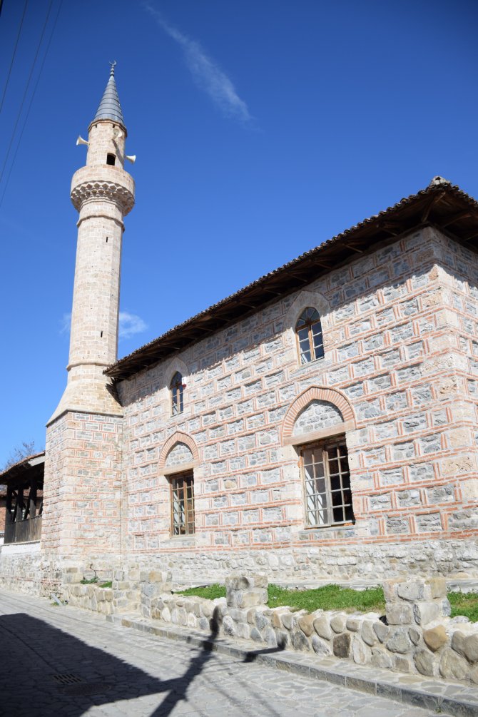 Arnavutluk Müslümanları, Osmanlı Camisine Sahip Çıktı