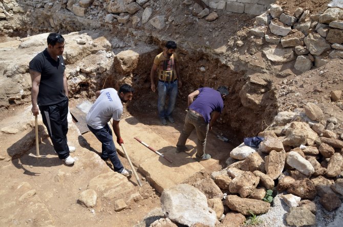 Bodrum'da, İnşaat Kazısında Tarihi Mezarlara Rastlandı