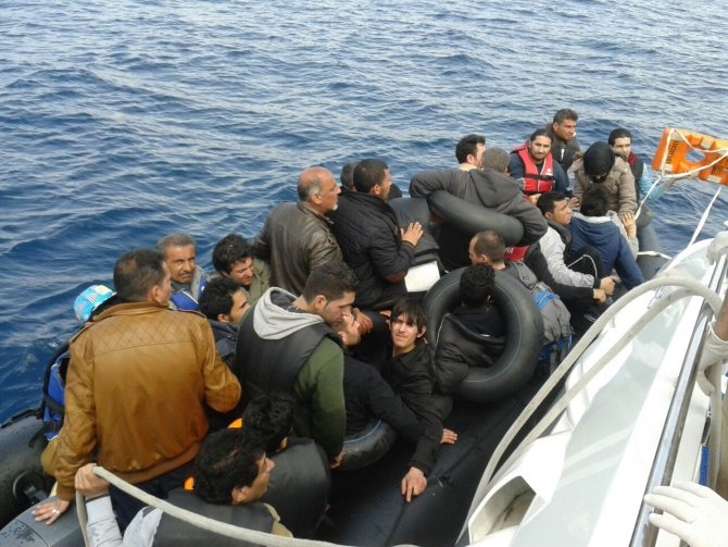 Ege Denizi'nde 336 Kaçak Kurtarıldı