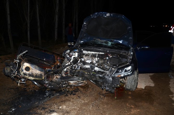 Otomobille Çarpışan Motosikletteki İşitme Engelli Öldü