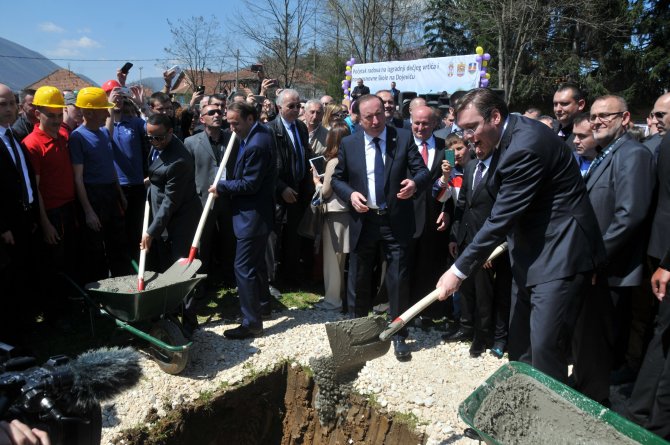 Sırbistan Başbakanı Vuçiç'ten "Diyalog" Çağrısı