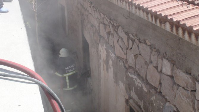 Aksaray’da Ev Yangını