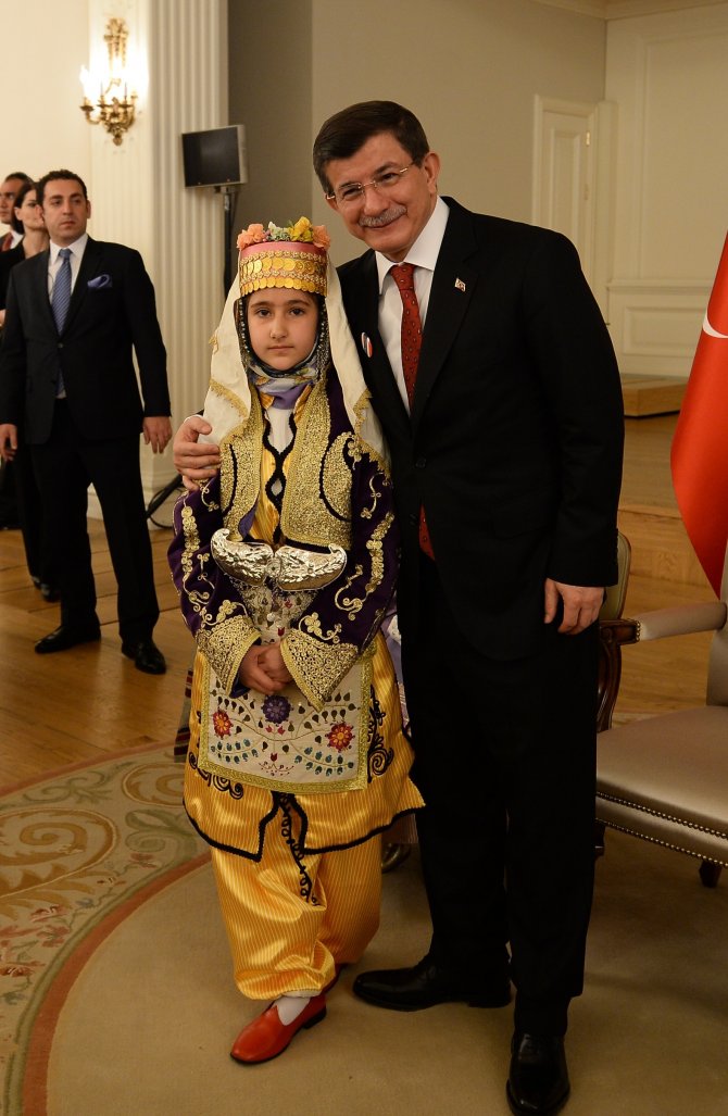 Davutoğlu, Trt Uluslararası Çocuk Şenliği'ne Katılanları Kabul Etti