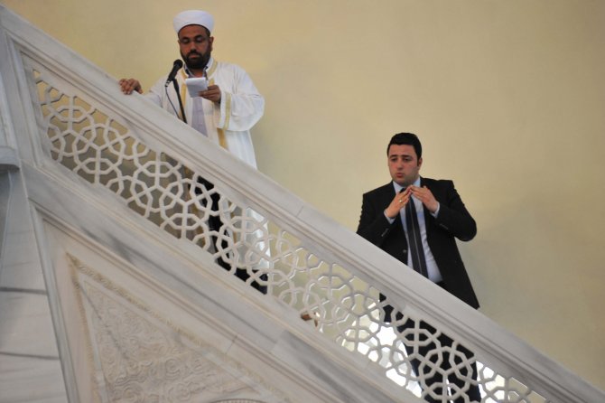 Camilerdeki "Engelleri" Kaldırıyorlar