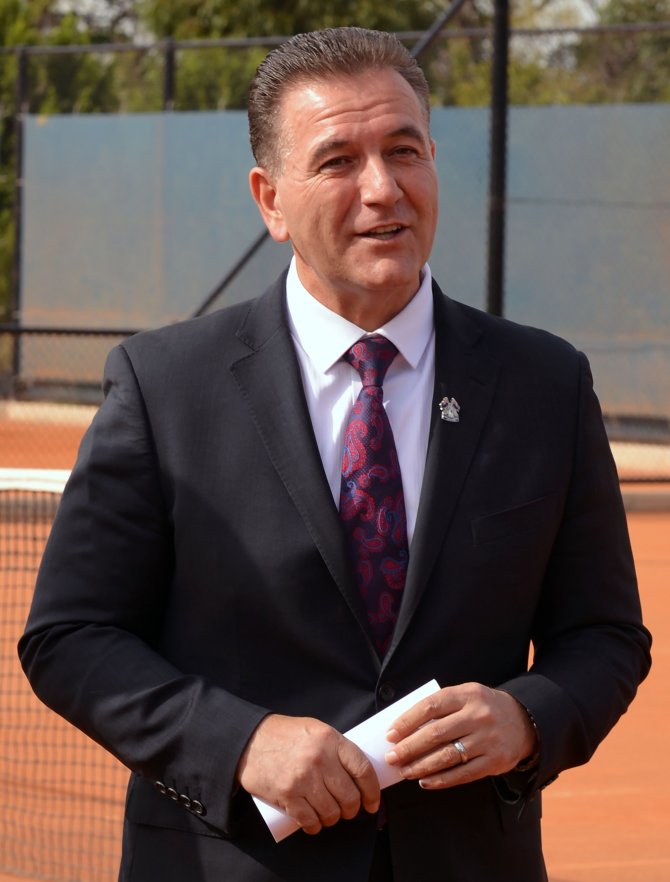 Dedesi Avustralyalılara Karşı Savaştı, Kendisi Avustralya'da Bakan Oldu