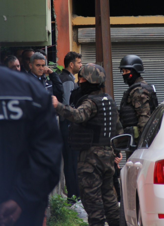 Karısını Bıçaklayan Şüpheliye Polis Operasyonu