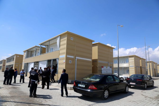 Suudi Heyet Konteyner Kenti Gezdi