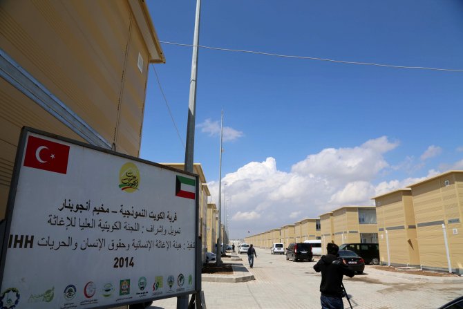 Suudi Heyet Konteyner Kenti Gezdi