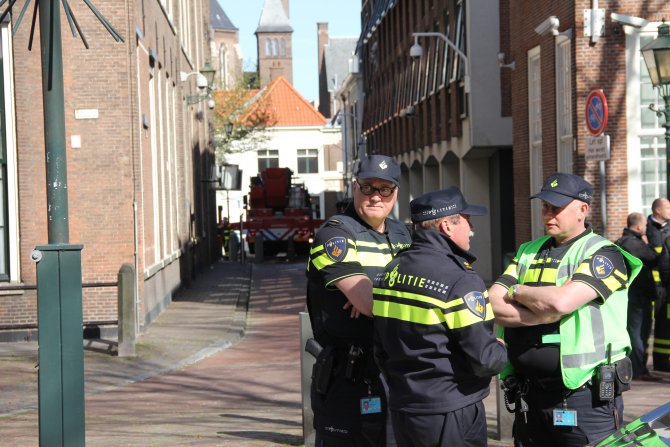 İngiltere'nin Lahey Büyükelçiliği'ndeki Yangın Kontrol Altına Alındı