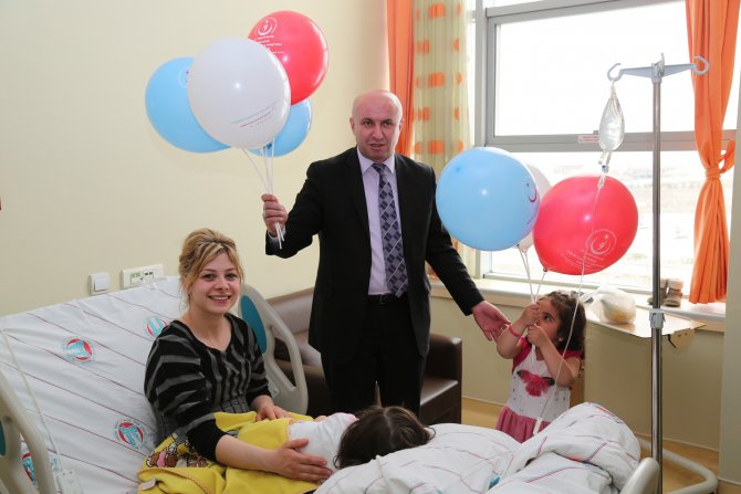 "23 Nisan"ı Hastane Odasında Kutladılar