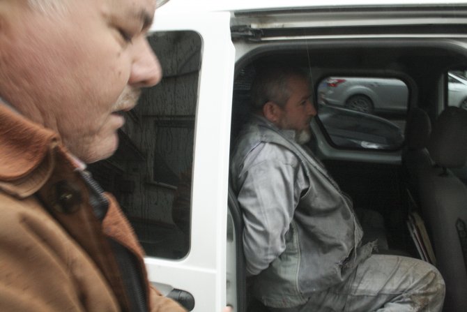 Bağımsız Milletvekili Adayının Atatürk Büstüne Baltayla Saldırdığı İddiası