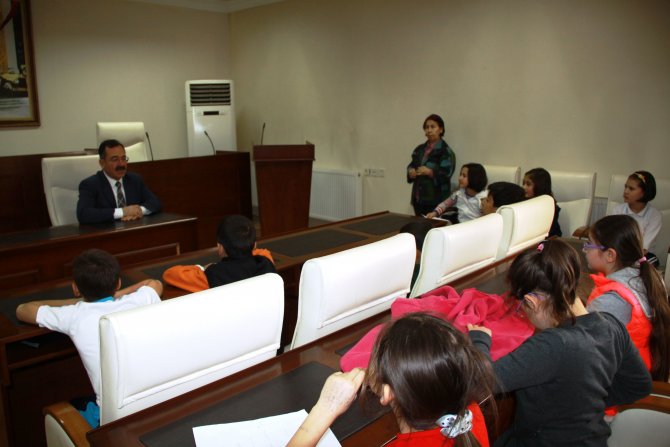 Başkan Acehan Öğrencilerle Bir Araya Geldi