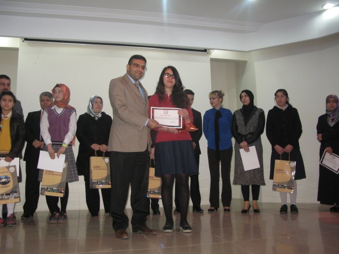 Çubuk’ta Şiir Okuma Yarışması Düzenlendi