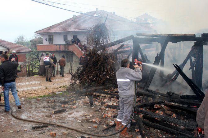 Düzce'de Ev Yangını: 1 Ölü, 1 Yaralı