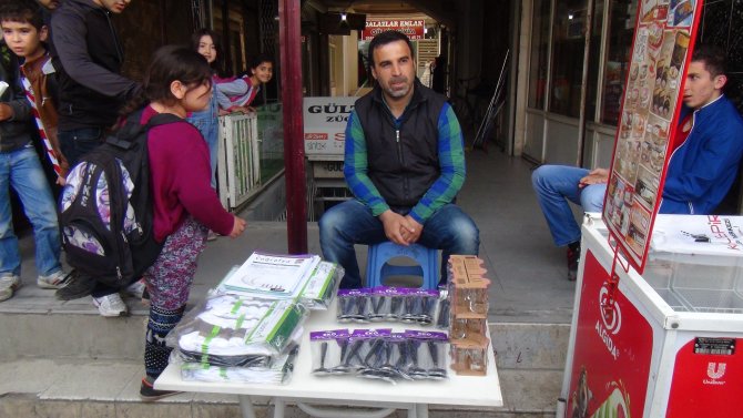 İki Üniversite Mezunu Vatandaş Kpss Mağduriyeti Nedeniyle İşportacı Oldu