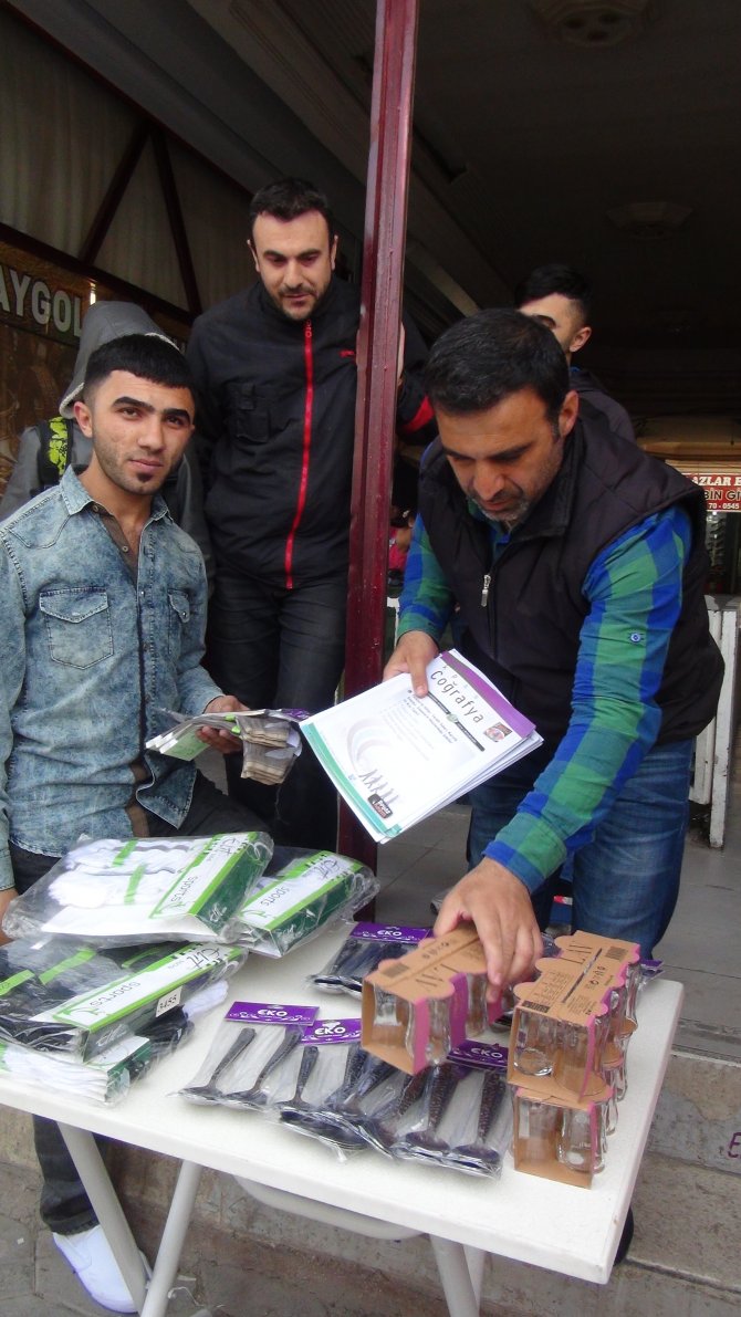 İki Üniversite Mezunu Vatandaş Kpss Mağduriyeti Nedeniyle İşportacı Oldu