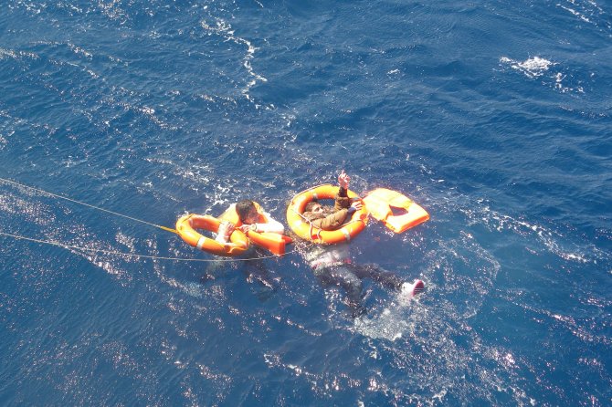 Muğla'da Kaçakları Taşıyan Botun Batması