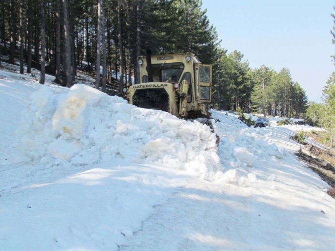Muğla'da Kar Nedeniyle Kapanan Yol Ulaşıma Açıldı