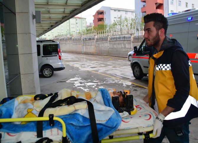 Siirt'te Trafik Kazası: 16 Yaralı