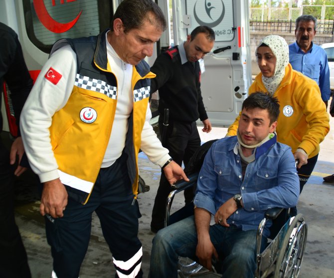 Siirt'te Trafik Kazası: 16 Yaralı