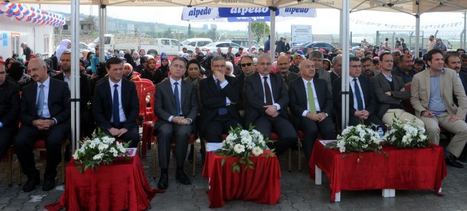 Suriyeliler İçin Yaptırılan Geçici Eğitim Merkezi Açıldı